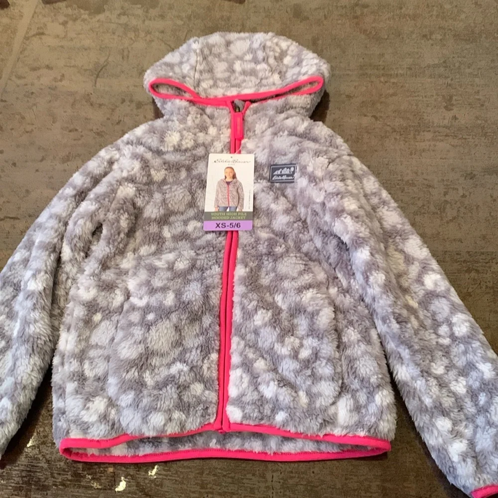 NWT Eddie Bauer Kids High Pile Hooded Jacket. Full zip with pockets.Size XS 5/6.